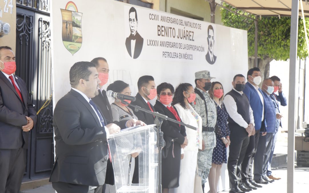 Conmemoran en Romita el 216 aniversario del natalicio de Benito Juárez y el 84 de la expropiación petrolera. 