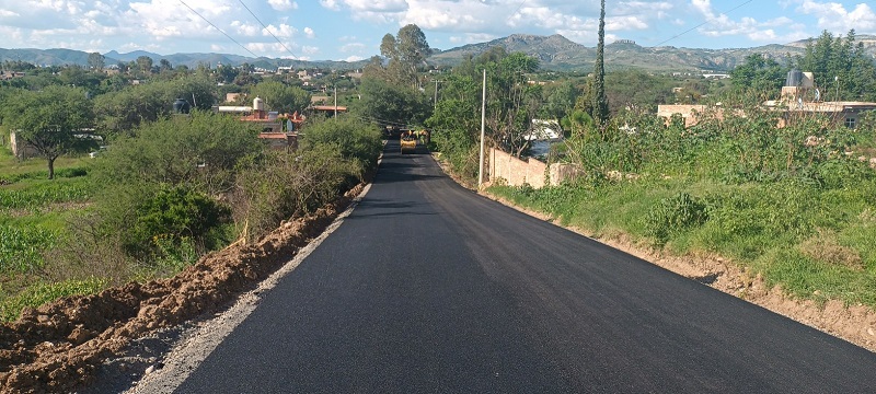 Apoyan a familias del campo guanajuatense con la pavimentación de 4 caminos más