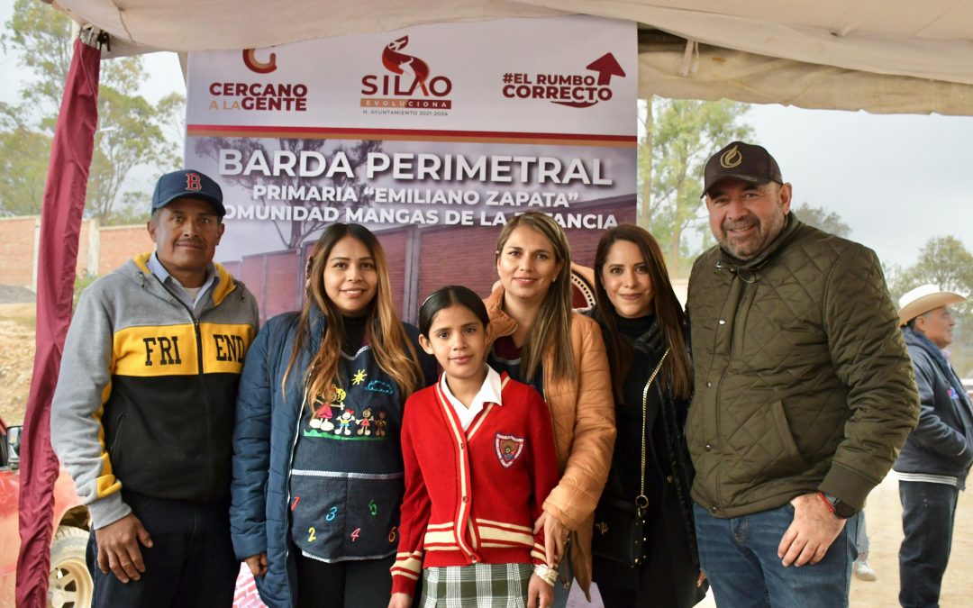 Salvaguarda Gobierno Municipal integridad de 120 niños con construcción de barda en Primaria en Mangas de la Estancia