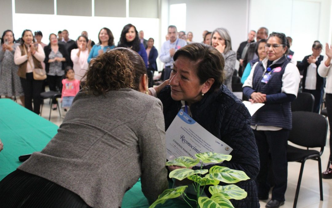 Entrega y pasión durante 50 años de servicio como enfermera del Sistema de Salud GTO.