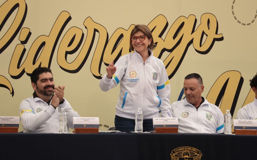  Entregan uniformes a atletas UG que participarán en la Universiada Nacional CONDDE 2024