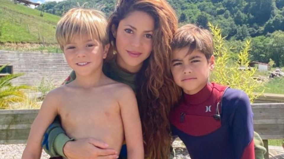 Shakira revela cómo es ser mamá soltera tras su separación de Piqué: «intenso, hago malabares»