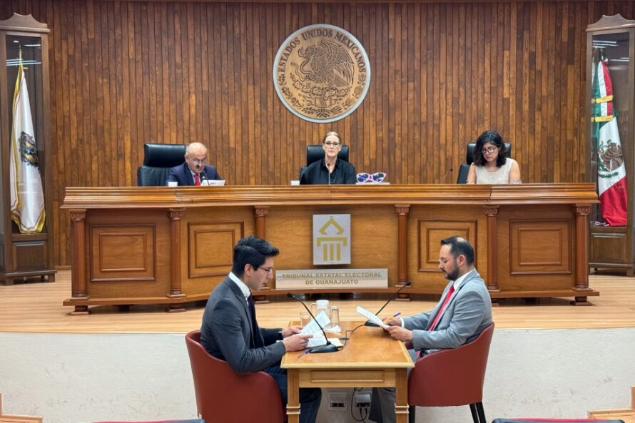 En sesión pública el Pleno del Tribunal Estatal Electoral de Guanajuato (TEEG), resolvió un Juicio Ciudadano y un Recurso de Revisión.