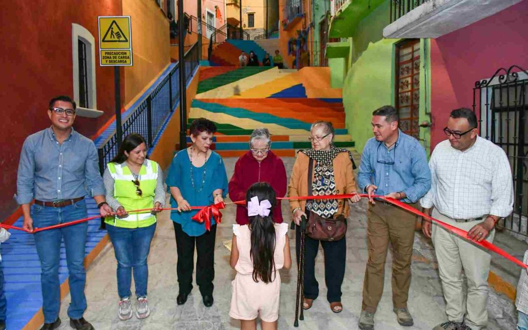 Inauguran colorido Callejón de Los Angelitos