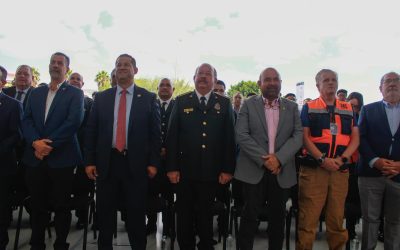 Reconoce Diego Sinhue labor heroica de bomberos guanajuatenses; entrega apoyos y equipo