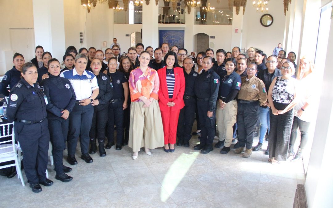 Continúa el II Curso de Fortalecimiento del Liderazgo de las Mujeres en Instituciones de Seguridad Pública, coordinado por el Secretariado Ejecutivo del Sistema Estatal de Seguridad Pública. Los temas fueron: Salud Femenina; y la conferencia “Entre la emoción y la razón”.