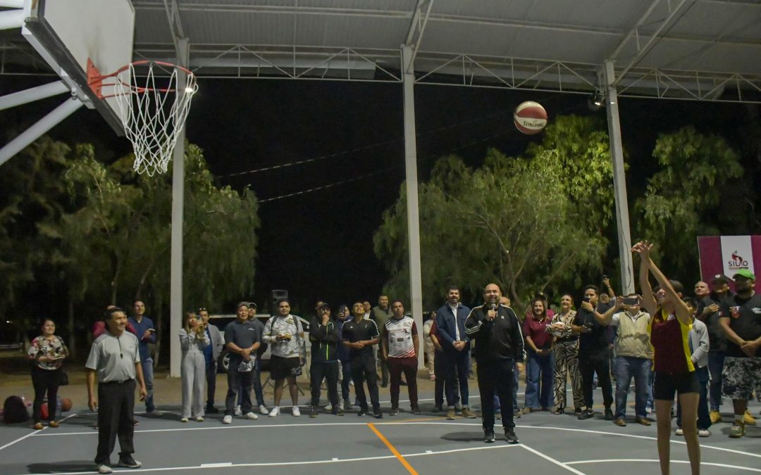 Carlos García reinaugura la cancha de Básquetbol del Parque Los Eucaliptos