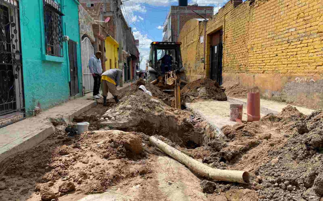 SAPAS continua con trabajos en calle 16 de Septiembre.