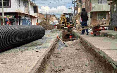 SAPAS está por concluir segunda etapa de la rehabilitación del colector sanitario en calle Niños Héroes de la colonia Independencia.