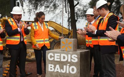 Coloca Gobernadora primera piedra del CEDIS de Walmart en Silao; la inversión superará los 500 MDD