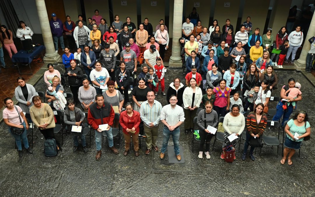 Entrega de Becas-DIFerentes impulsa el futuro de niñas y niños capitalinos