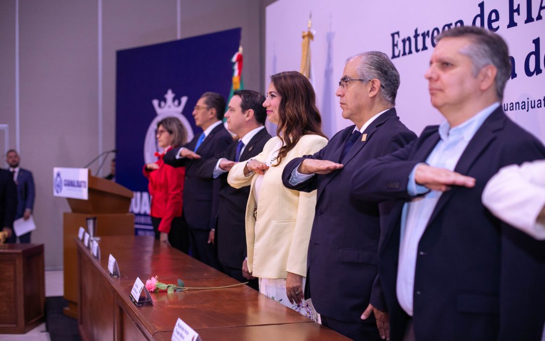 Entrega Gobernadora Libia Dennise FÍATS Notariales