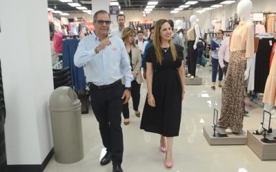 Inaugura Melanie la tienda Del Sol en Silao