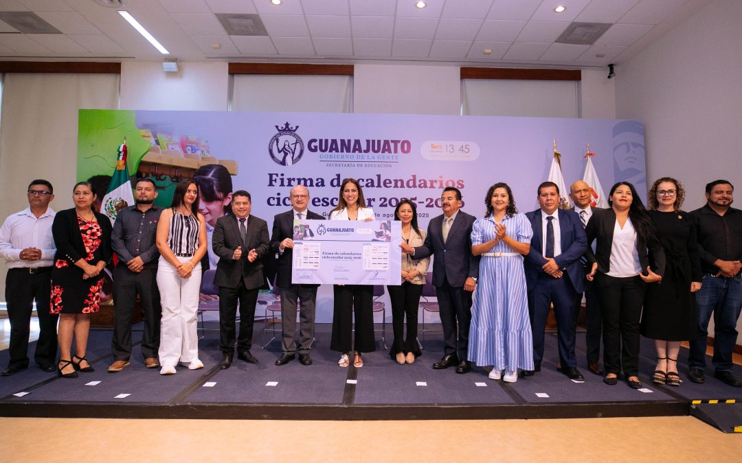 Firma Gobernadora Calendarios Escolares para el Ciclo Escolar 2025-2026