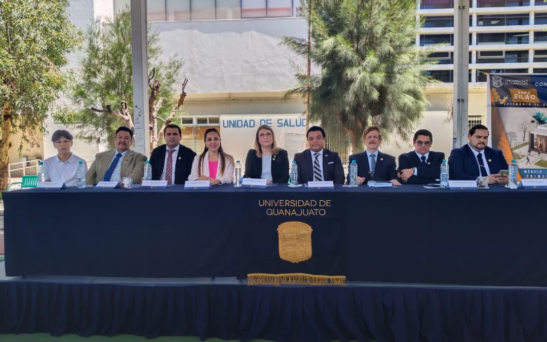 Conmemoran Presidenta Municipal y UG el 50 aniversario de la ‘Prepa Oficial’ de Silao.