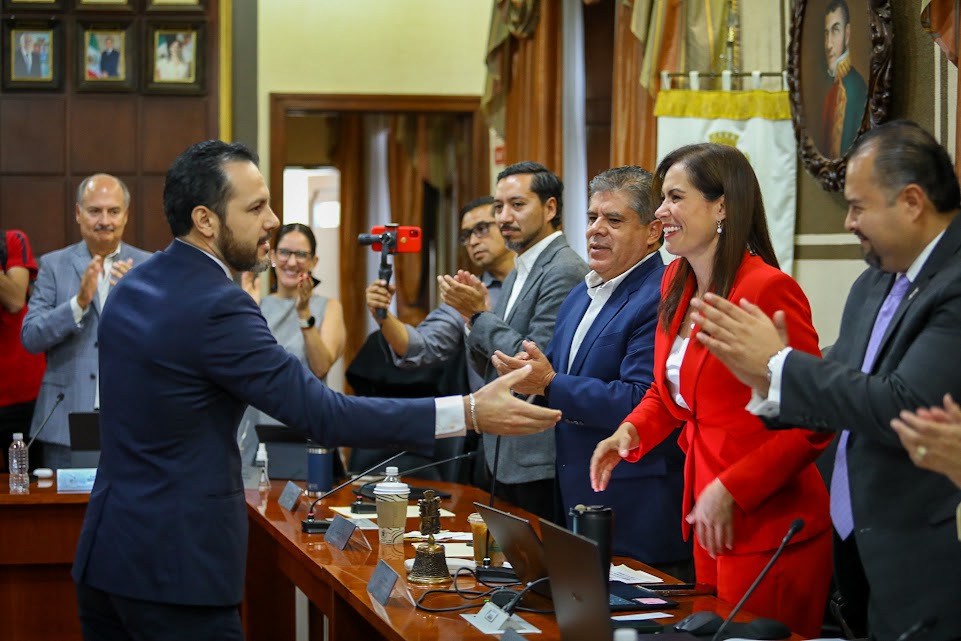 IMPULSA LEÓN APOYOS Y CAPACITACIÓN A TRAVÉS DE AYÚDATE AYUDANDO.