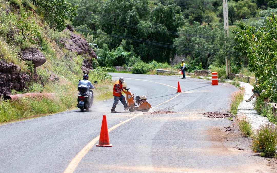 Arranca programa de bacheo y mantenimiento en la carretera Panorámica