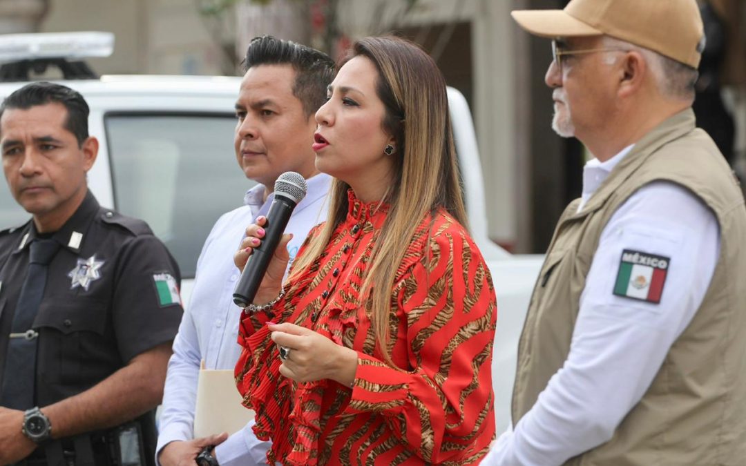 Entrega Melanie 3 nuevas unidades para reforzar a Tránsito Municipal