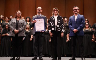 Con el Teatro Juárez como escenario, celebran 50 años del Coro de la Universidad de Guanajuato.