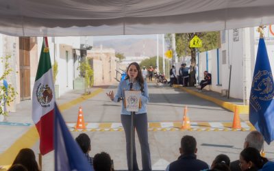 Inaugura Samantha Smith pavimentación de calle en Puentecillas