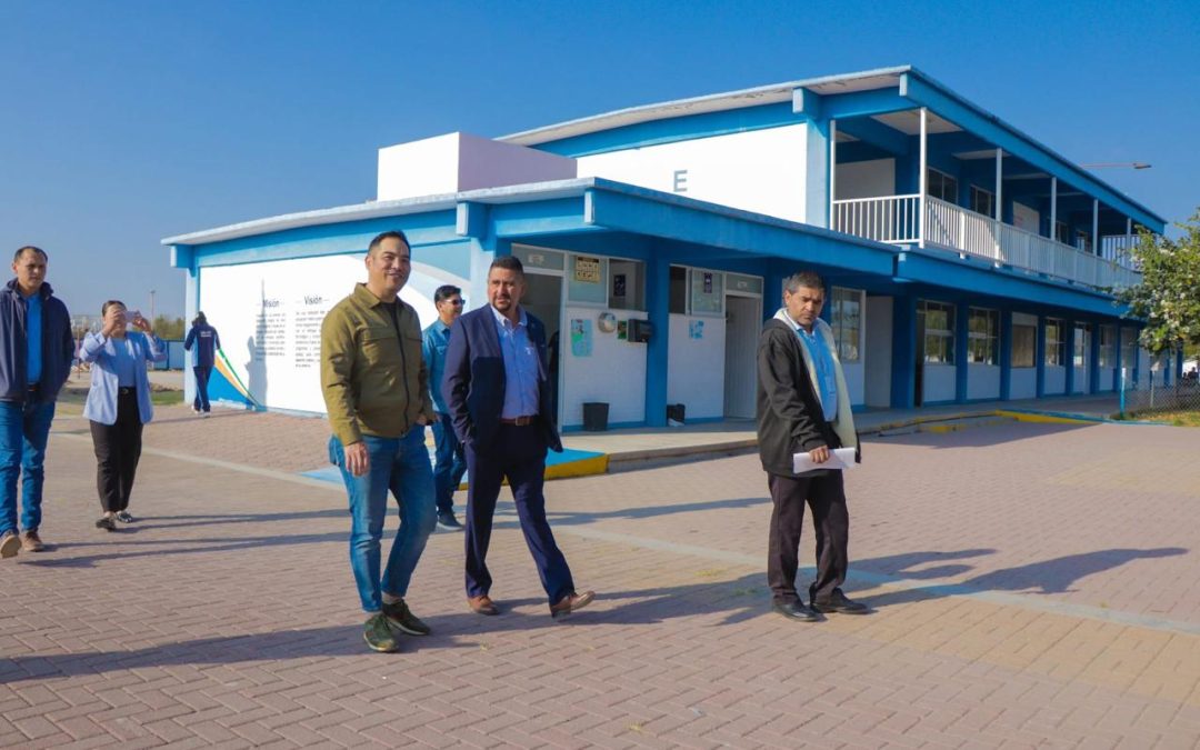 Supervisa Pedro Tanamachi  obra en CECyTEG Romita