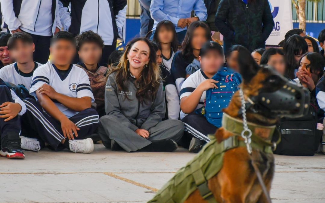 Fortalece Samantha Smith cultura de la prevención con Feria en telesecundaria
