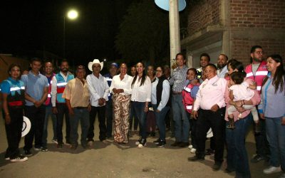 Melanie Murillo Chávez entregó nuevo  sistema de alumbrado en  Lucero de Ramales