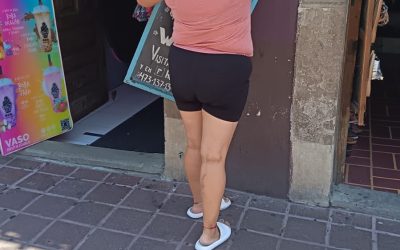 Retiran anuncios irregulares de comercios en avenida Juárez y calle Cantarranas