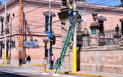 GOBIERNO DE IRAPUATO Y EMPRESAS DE TELECOMUNICACIONES MEJORAN IMAGEN URBANA DEL CENTRO