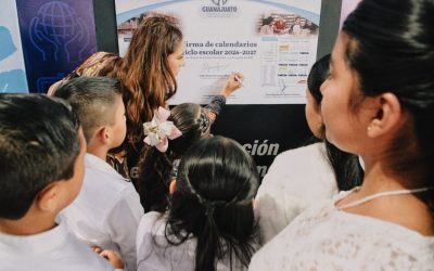 La gobernadora,Libia Dennise García Muñoz Ledo Firmó los Calendarios Escolares 2026-2027 para Guanajuato.